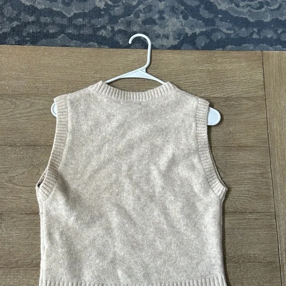 Forever 21 cropped sweater vest size large NWT - Picture 3 of 6